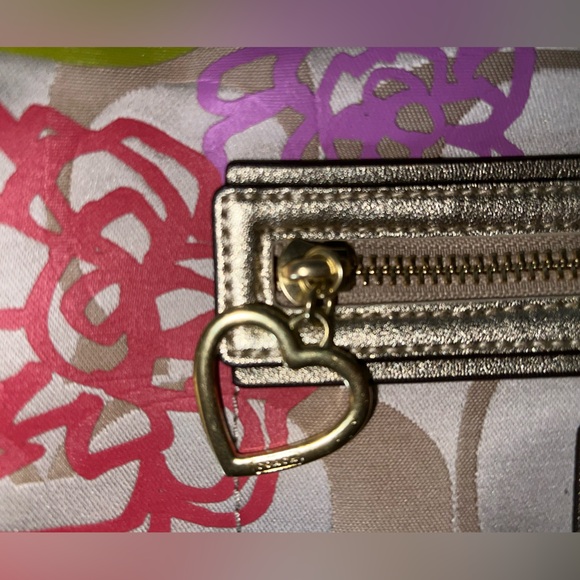 Coach Poppy Crossbody Beige and Multicolor Floral Handbag - Picture 9 of 13